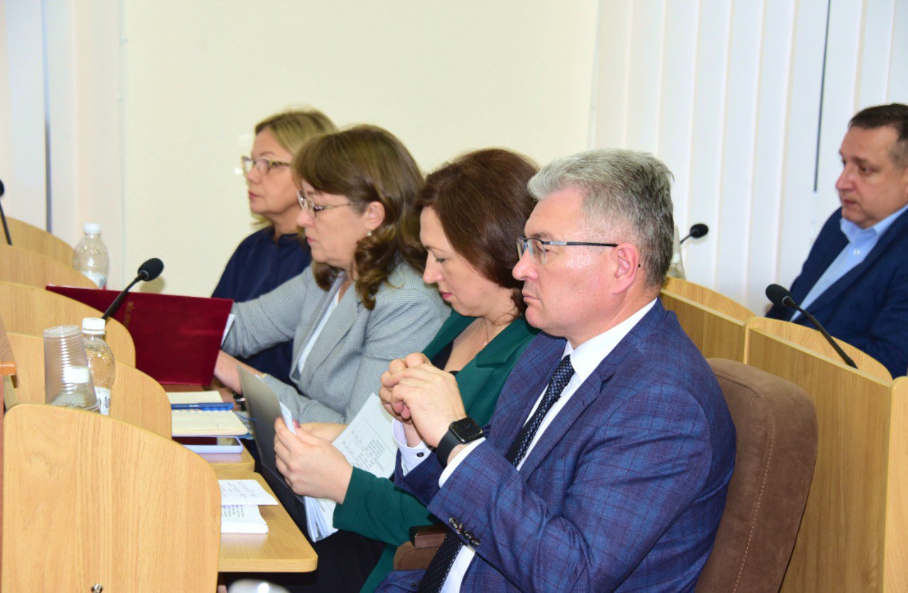 В ходе очередного заседания Бюджетный комитет: В ходе очередного заседания Бюджетный комитет: