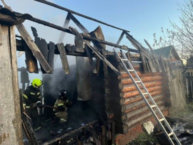 Пожар уничтожил баню в деревне Большая Орша