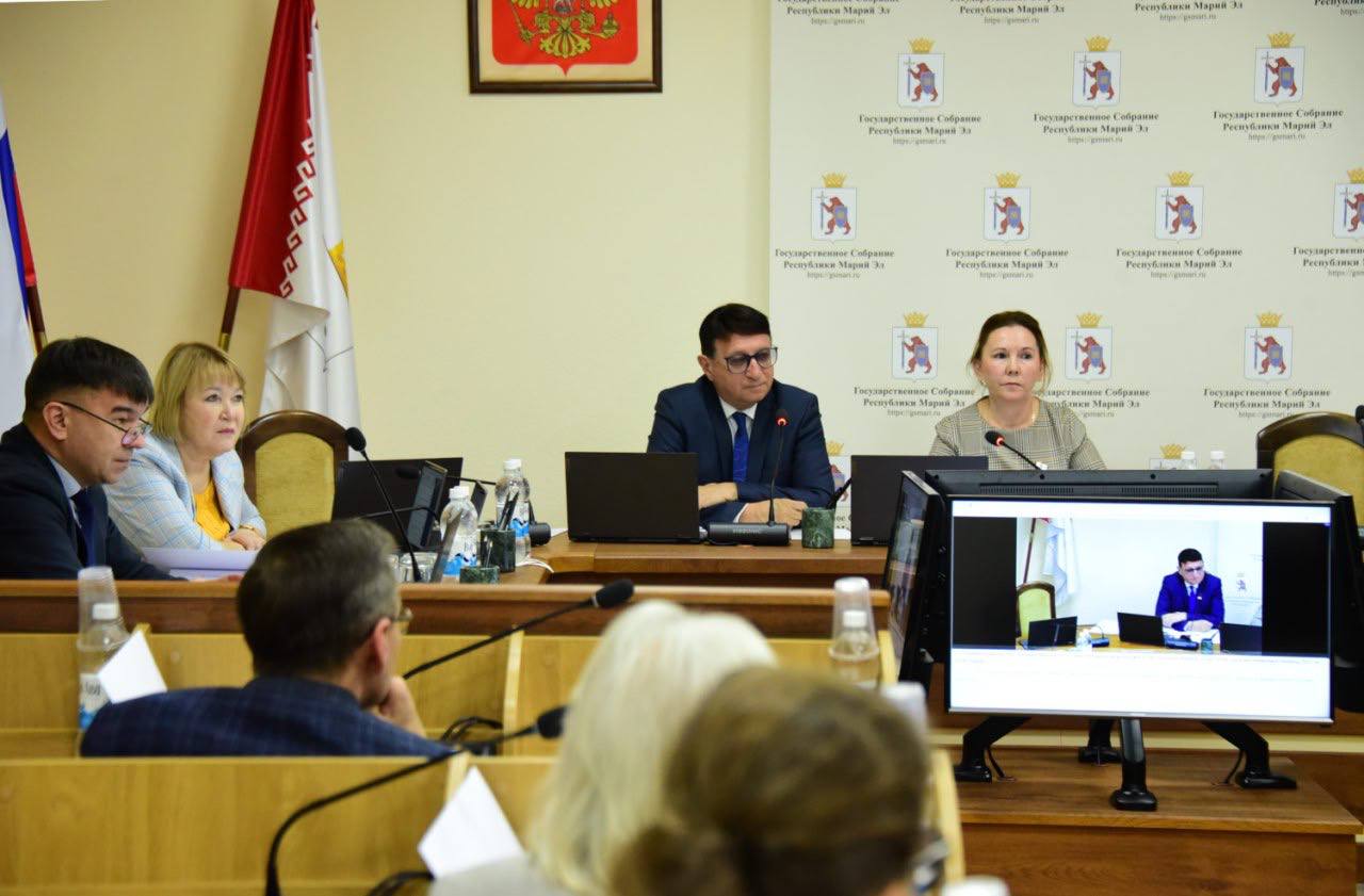 Депутаты обсудили предлагаемые изменения в законодательстве в области земельных отношений и поддержки сельского хозяйства Депутаты обсудили предлагаемые изменения в законодательстве в области земельных отношений и поддержки сельского хозяйства