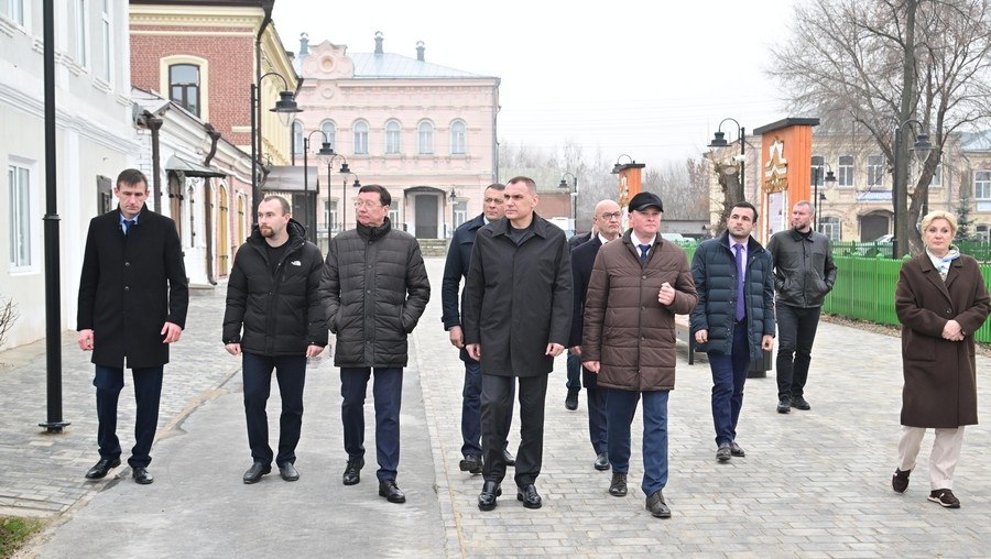 Глава Марий Эл прогулялся по улицам старого Козьмодемьянска