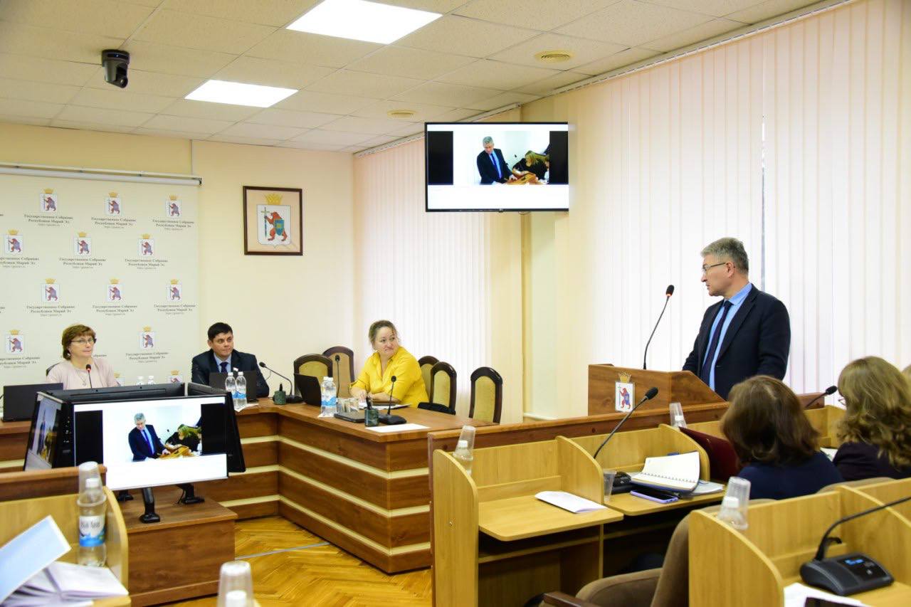 Депутаты обсудили предлагаемые изменения в законодательстве в области земельных отношений и поддержки сельского хозяйства Депутаты обсудили предлагаемые изменения в законодательстве в области земельных отношений и поддержки сельского хозяйства