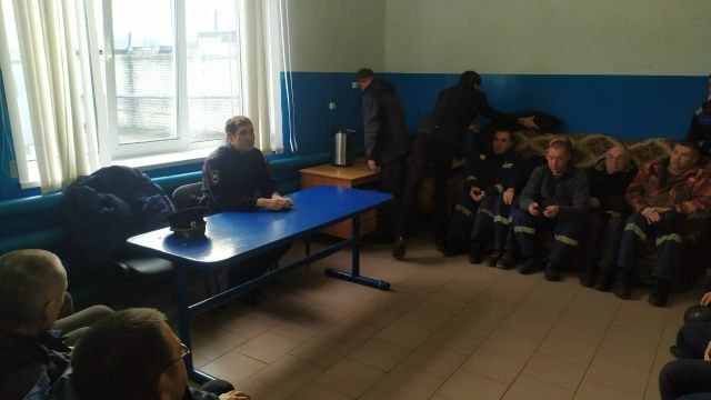В Козьмодемьянске начальник отделения Госавтоинспекции встретился с коллективами предприятий и организаций В Козьмодемьянске начальник отделения Госавтоинспекции встретился с коллективами предприятий и организаций