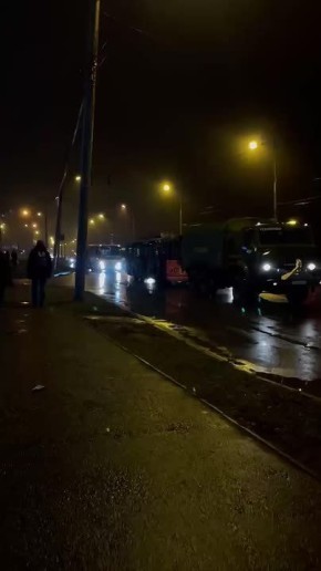 Так с дороги эвакуировали сгоревший троллейбус