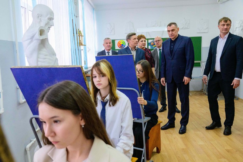 После капитального ремонта открылась детская школа искусств в Звенигово После капитального ремонта открылась детская школа искусств в Звенигово