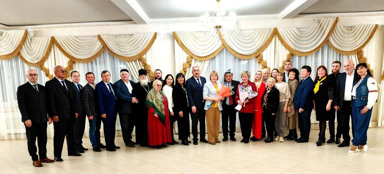 «РУССКИЕ ЧТЕНИЯ» ОБЪЕДИНЯЮТ НАРОДЫ: ДЕЛЕГАЦИЯ МАРИЙ ЭЛ ВО ГЛАВЕ С ЛАРИСОЙ ЯКОВЛЕВОЙ ПРИНЯЛА УЧАСТИЕ В ЗАПУСКЕ ЛИТЕРАТУРНО-ПАТРИОТЧЕСКОГО ПРОЕКТА В ЧЕБОКСАРАХ