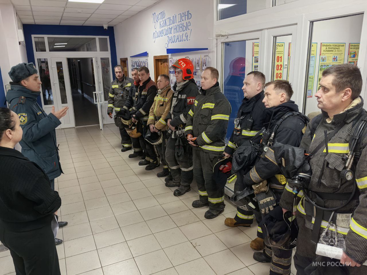 Условный пожар потушен!. Сегодня в Семеновской школе-интернат прошли масштабные пожарно-тактические учения! По легенде, возгорание началось в столярной мастерской на 1 этаже Условный пожар потушен!. Сегодня в Семеновской школе-интернат прошли масштабные пожарно-тактические учения! По легенде, возгорание началось в столярной мастерской на 1 этаже