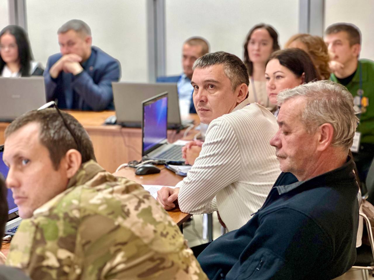 СМЕЛЫЕ ИДЕИ И УВЕРЕННЫЕ ШАГИ: МИХАИЛ ВАСЮТИН ПОЖЕЛАЛ УСПЕХОВ ВЫПУСКНИКАМ ОБУЧАЮЩЕЙ ПРОГРАММЫ «СВОЙ БИЗНЕС» СМЕЛЫЕ ИДЕИ И УВЕРЕННЫЕ ШАГИ: МИХАИЛ ВАСЮТИН ПОЖЕЛАЛ УСПЕХОВ ВЫПУСКНИКАМ ОБУЧАЮЩЕЙ ПРОГРАММЫ «СВОЙ БИЗНЕС»