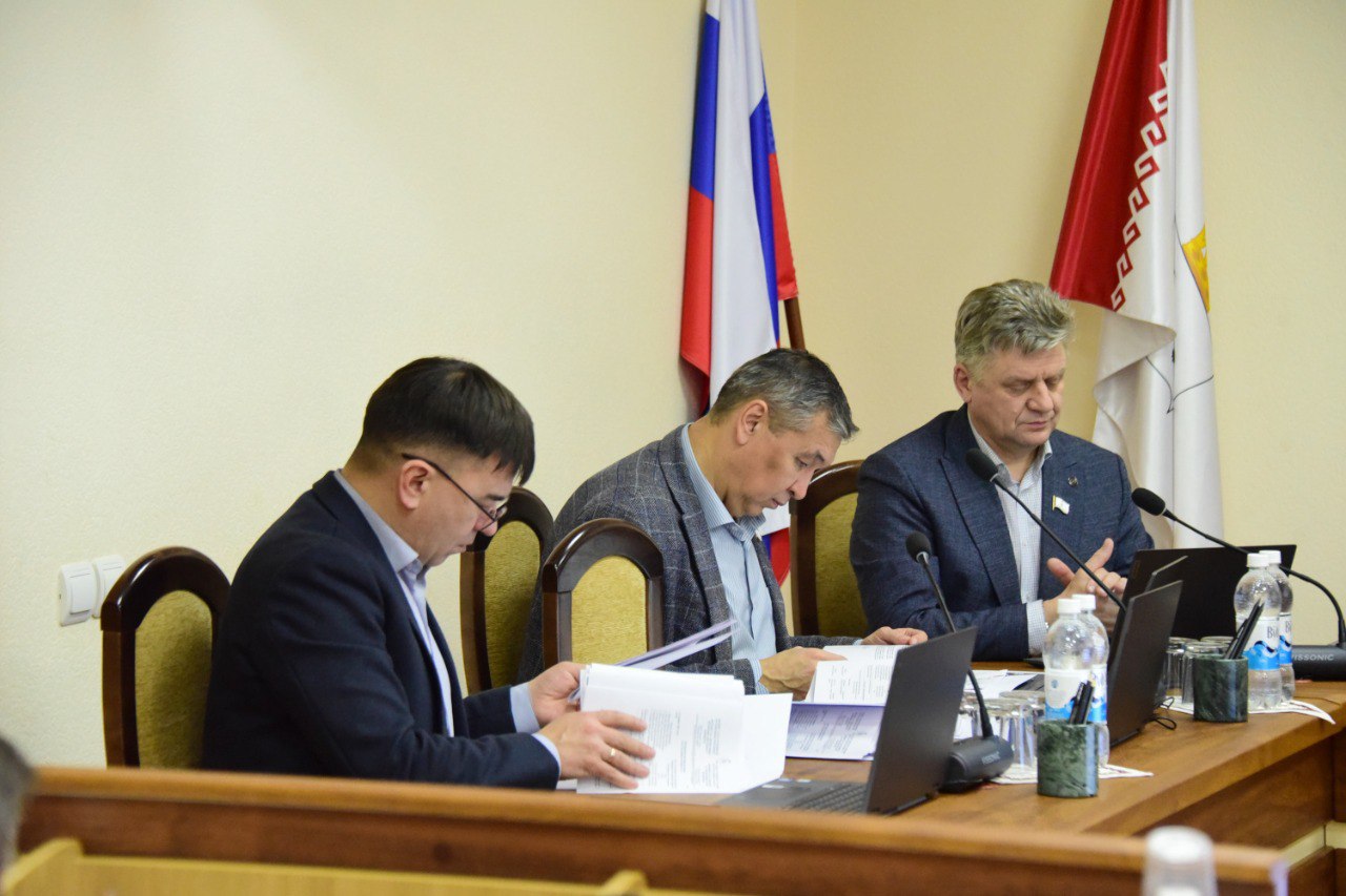 Первый этап подготовки к 12-й бюджетной сессии Госсобрания завершился заседаниями комитетов по развитию производственного комплекса и по бюджету и экономической политике Первый этап подготовки к 12-й бюджетной сессии Госсобрания завершился заседаниями комитетов по развитию производственного комплекса и по бюджету и экономической политике