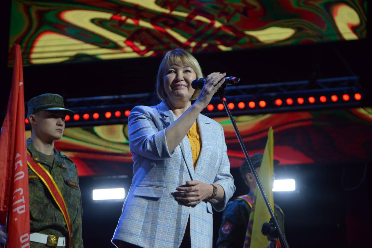 «РУССКИЕ ЧТЕНИЯ» ОБЪЕДИНЯЮТ НАРОДЫ: ДЕЛЕГАЦИЯ МАРИЙ ЭЛ ВО ГЛАВЕ С ЛАРИСОЙ ЯКОВЛЕВОЙ ПРИНЯЛА УЧАСТИЕ В ЗАПУСКЕ ЛИТЕРАТУРНО-ПАТРИОТЧЕСКОГО ПРОЕКТА В ЧЕБОКСАРАХ «РУССКИЕ ЧТЕНИЯ» ОБЪЕДИНЯЮТ НАРОДЫ: ДЕЛЕГАЦИЯ МАРИЙ ЭЛ ВО ГЛАВЕ С ЛАРИСОЙ ЯКОВЛЕВОЙ ПРИНЯЛА УЧАСТИЕ В ЗАПУСКЕ ЛИТЕРАТУРНО-ПАТРИОТЧЕСКОГО ПРОЕКТА В ЧЕБОКСАРАХ