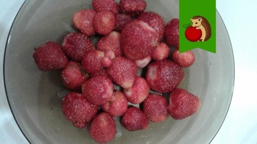 Секреты успешной клубники: 5 ключевых шагов в августе для щедрого урожая