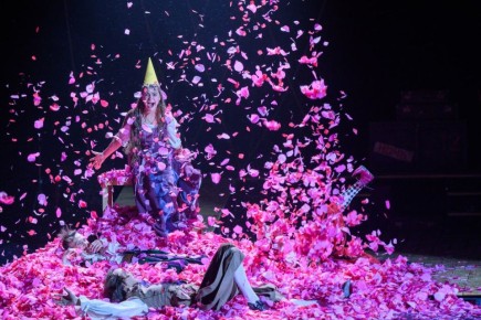 В Йошкар-Оле в театре драмы им. Г.В. Константинова состоялась премьера комедии великого Шекспира «Двенадцатая ночь»