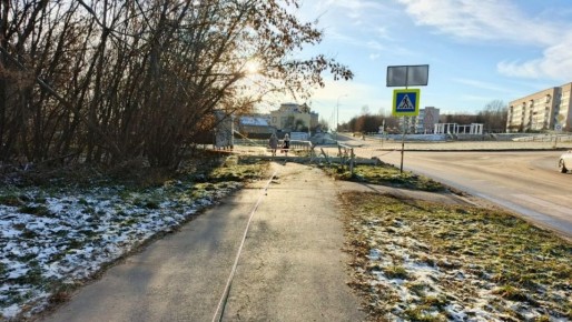 В Козьмодемьянске после ДТП восстанавливают опору освещения