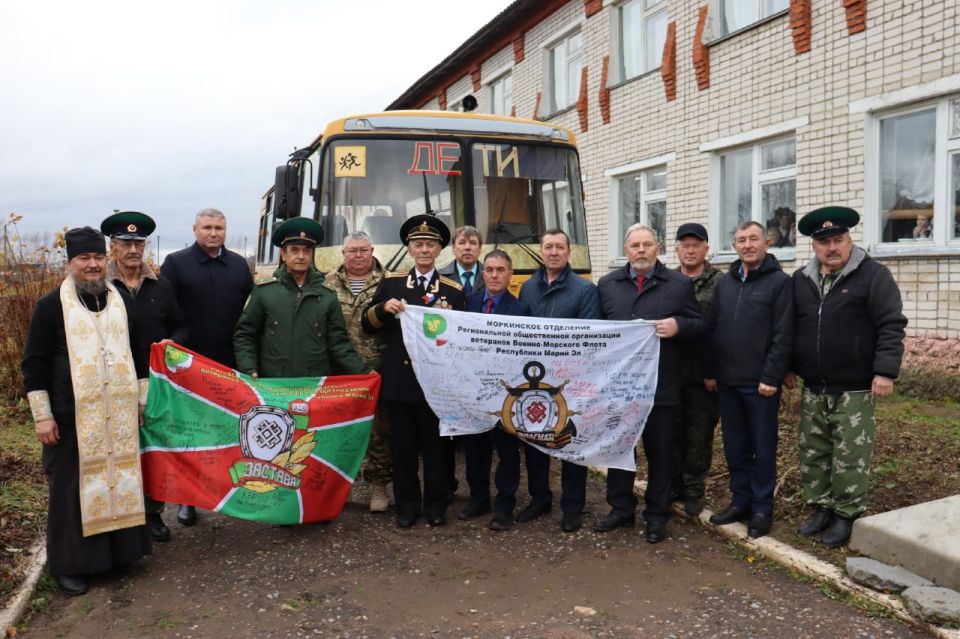 Недавно в Моркинском районе Марий Эл в торжественной обстановке общественной организации «Флагман» были переданы списанные автобусы Аринской средней и Янситовской основной школ