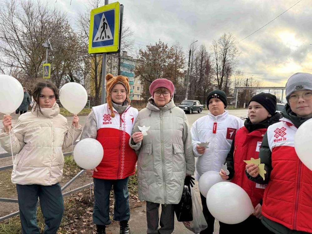 В Республике Марий Эл прошли акции «Мы выбираем жизнь!» и «Дети за безопасность на дорогах», посвященные Дню памяти жертв ДТП В Республике Марий Эл прошли акции «Мы выбираем жизнь!» и «Дети за безопасность на дорогах», посвященные Дню памяти жертв ДТП
