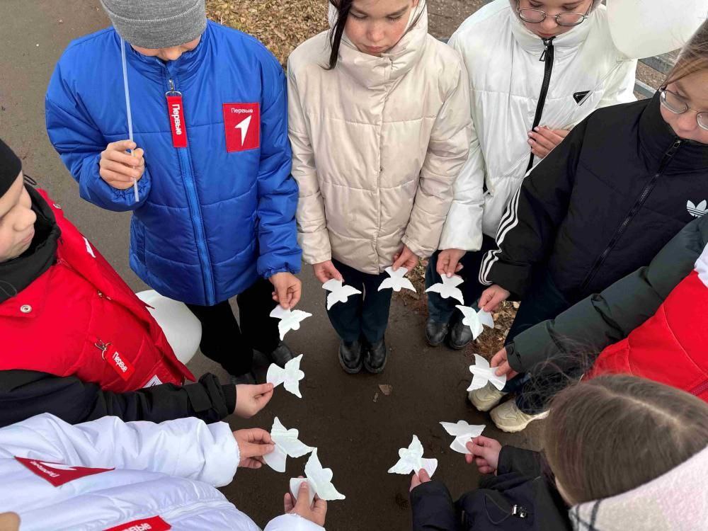 В Республике Марий Эл прошли акции «Мы выбираем жизнь!» и «Дети за безопасность на дорогах», посвященные Дню памяти жертв ДТП В Республике Марий Эл прошли акции «Мы выбираем жизнь!» и «Дети за безопасность на дорогах», посвященные Дню памяти жертв ДТП