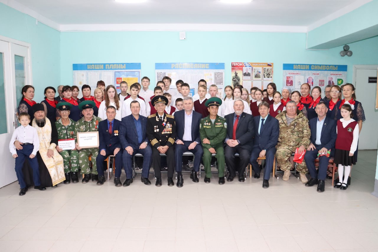 Недавно в Моркинском районе Марий Эл в торжественной обстановке общественной организации «Флагман» были переданы списанные автобусы Аринской средней и Янситовской основной школ Недавно в Моркинском районе Марий Эл в торжественной обстановке общественной организации «Флагман» были переданы списанные автобусы Аринской средней и Янситовской основной школ