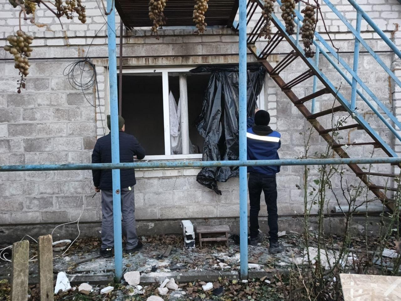 В селе Маринополь Куйбышевского района Запорожской области после одного из «прилетов» пострадал частный дом В селе Маринополь Куйбышевского района Запорожской области после одного из «прилетов» пострадал частный дом