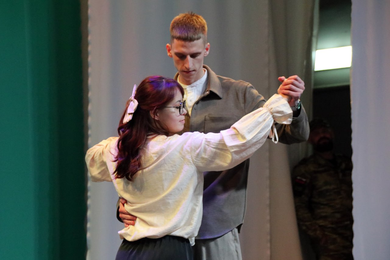 Большим праздником завершился республиканский профессиональный конкурс «Виват, офицеры!» системы УФСИН, финал которого прошел в пятницу в Доме культуры поселка Медведево Большим праздником завершился республиканский профессиональный конкурс «Виват, офицеры!» системы УФСИН, финал которого прошел в пятницу в Доме культуры поселка Медведево