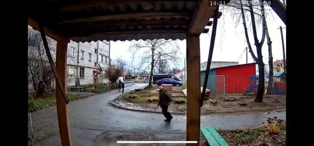 В Марий Эл СК проверяет падение стройматериалов с крыши дома в Медведево