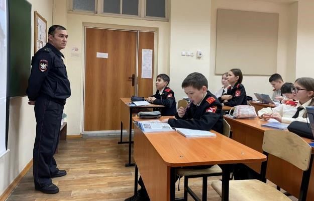 Сотрудники ЛоП Йошкар-Ола провели профилактическую беседу