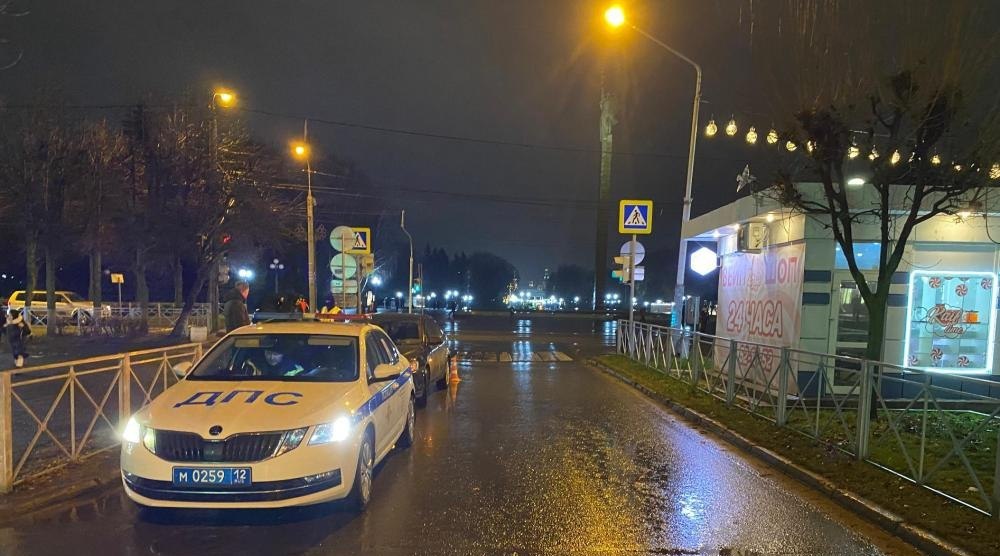В Йошкар-Оле женщина-пешеход попала под машину