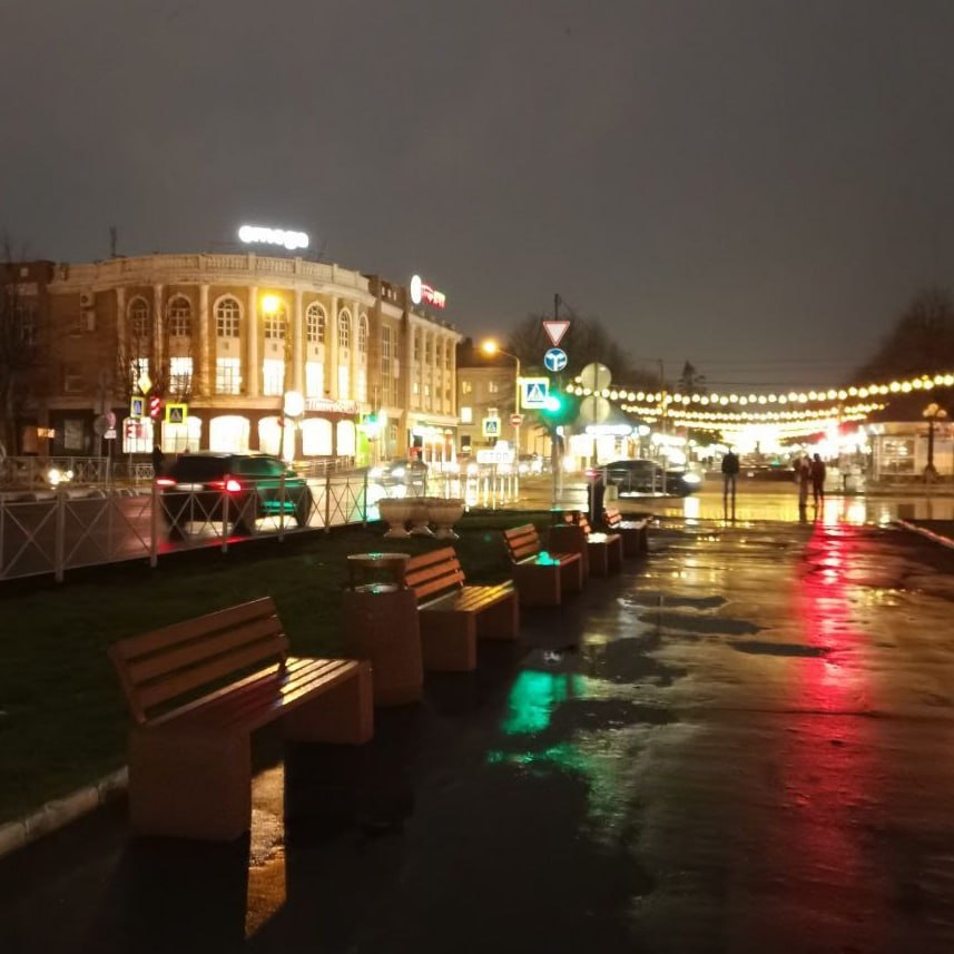 В Йошкар-Оле установили новые скамейки и урны В Йошкар-Оле установили новые скамейки и урны