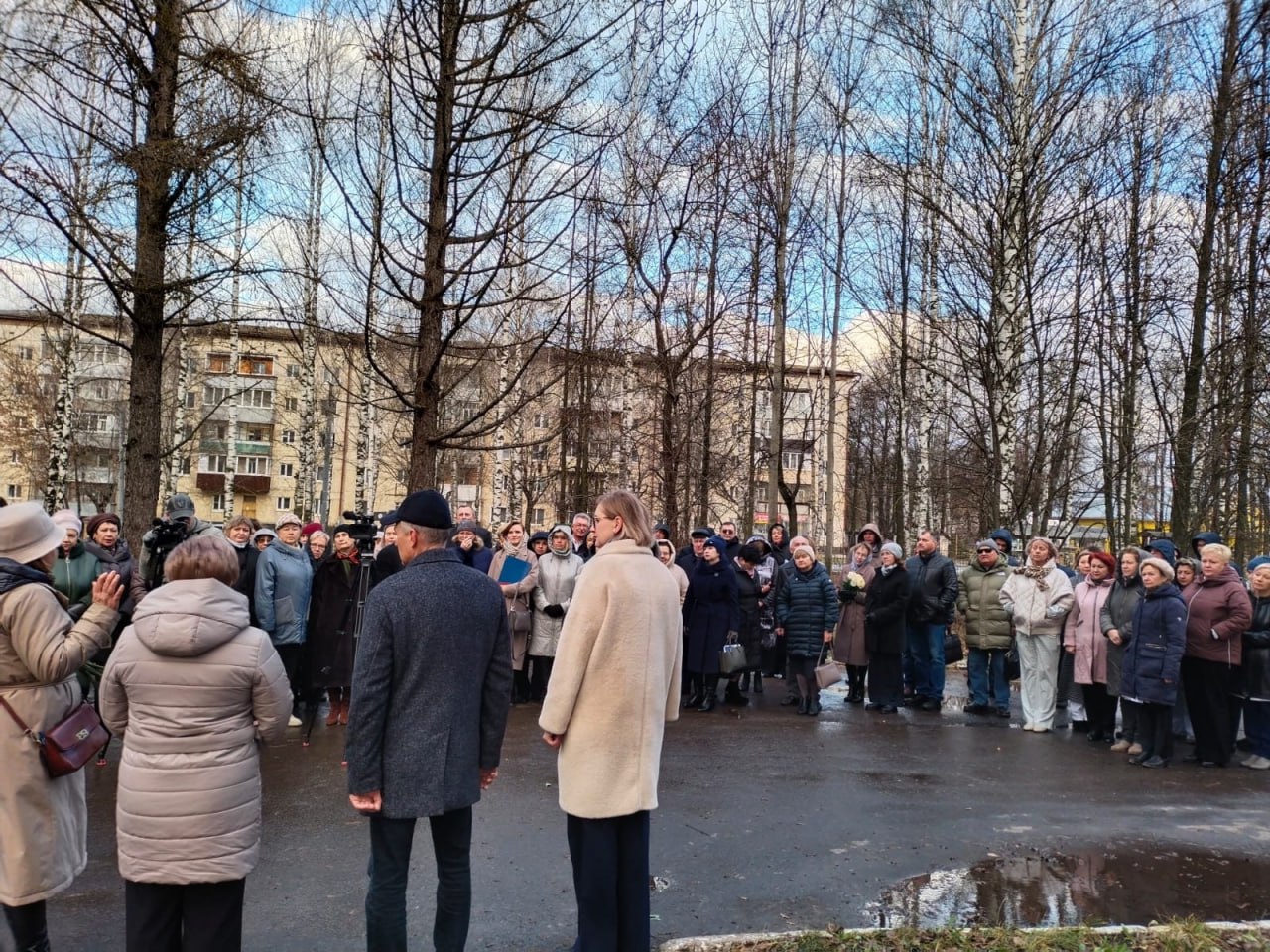 На здании Йошкар-Олинской городской клинической больницы установили мемориальную доску, посвященную бывшему главному врачу медучреждения Генриху Шафрану, сообщает газета "Йошкар-Ола" На здании Йошкар-Олинской городской клинической больницы установили мемориальную доску, посвященную бывшему главному врачу медучреждения Генриху Шафрану, сообщает газета "Йошкар-Ола"