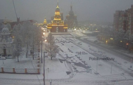Воскресным утром Йошкар-Олу накрыл снег