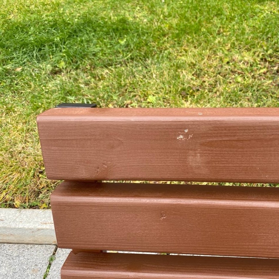 Новые скамейки и старые проблемы Новые скамейки и старые проблемы