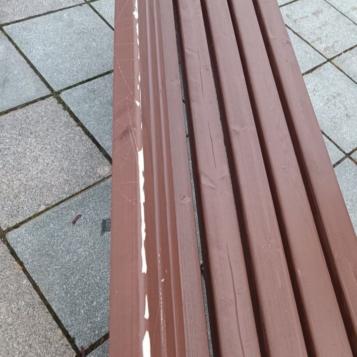 Новые скамейки и старые проблемы Новые скамейки и старые проблемы