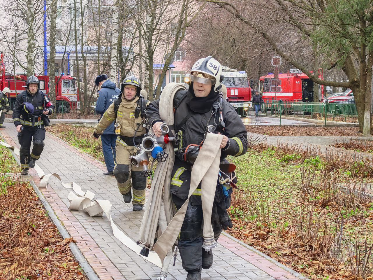 В Йошкар-Оле прошли показные пожарно-тактические учения на базе Медико-санитарной части № 1 В Йошкар-Оле прошли показные пожарно-тактические учения на базе Медико-санитарной части № 1