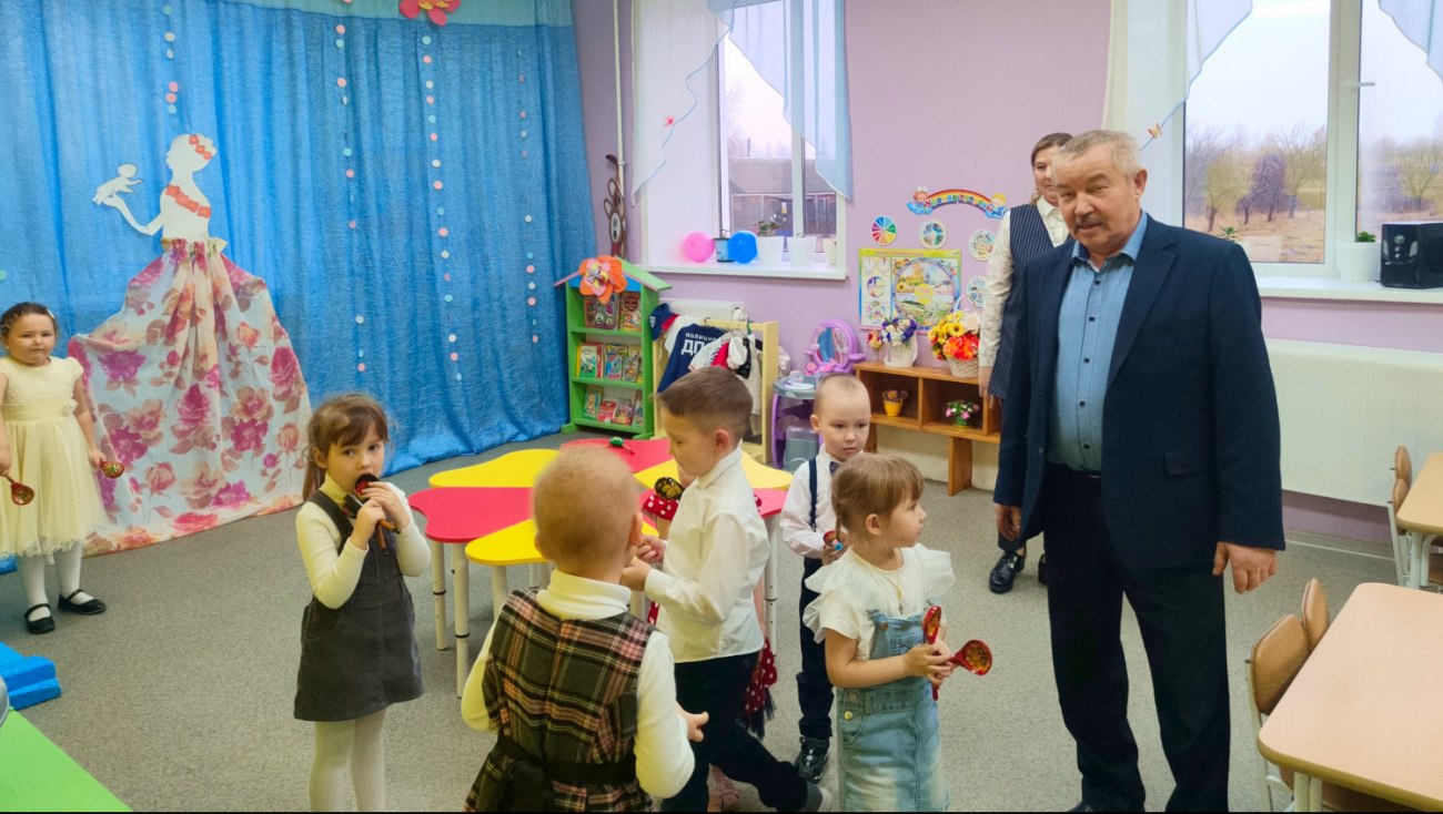 Для дошкольников из глубинки депутат Марий Эл помог приобрести игровой стол