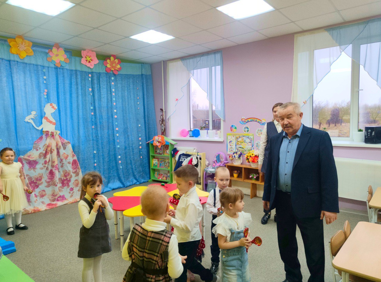 ЗАМЕСТИТЕЛЬ ПРЕДСЕДАТЕЛЯ ГОССОБРАНИЯ АЛЕКСАНДР СМИРНОВ ВЫПОЛНИЛ ПРОСЬБУ ВОСПИТАТЕЛЕЙ СЕЛЬСКОЙ ШКОЛЫ ЗАМЕСТИТЕЛЬ ПРЕДСЕДАТЕЛЯ ГОССОБРАНИЯ АЛЕКСАНДР СМИРНОВ ВЫПОЛНИЛ ПРОСЬБУ ВОСПИТАТЕЛЕЙ СЕЛЬСКОЙ ШКОЛЫ
