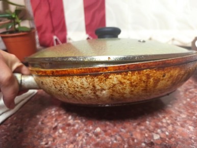 Эффективный метод борьбы с застарелым нагаром на сковороде