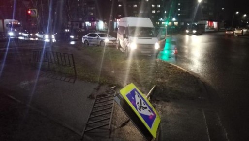 В Йошкар-Оле водитель маршрутки потерял управление – есть пострадавшие