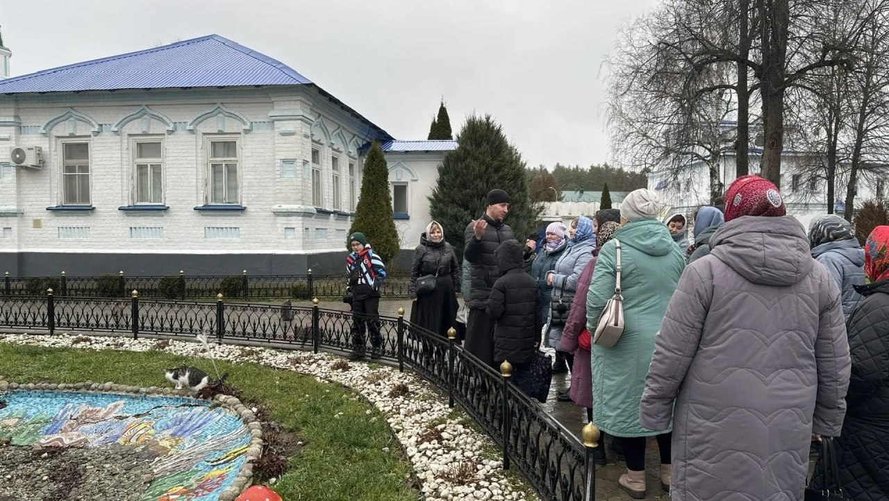 Семьям бойцов СВО из Волжского района организовали паломническую поездку