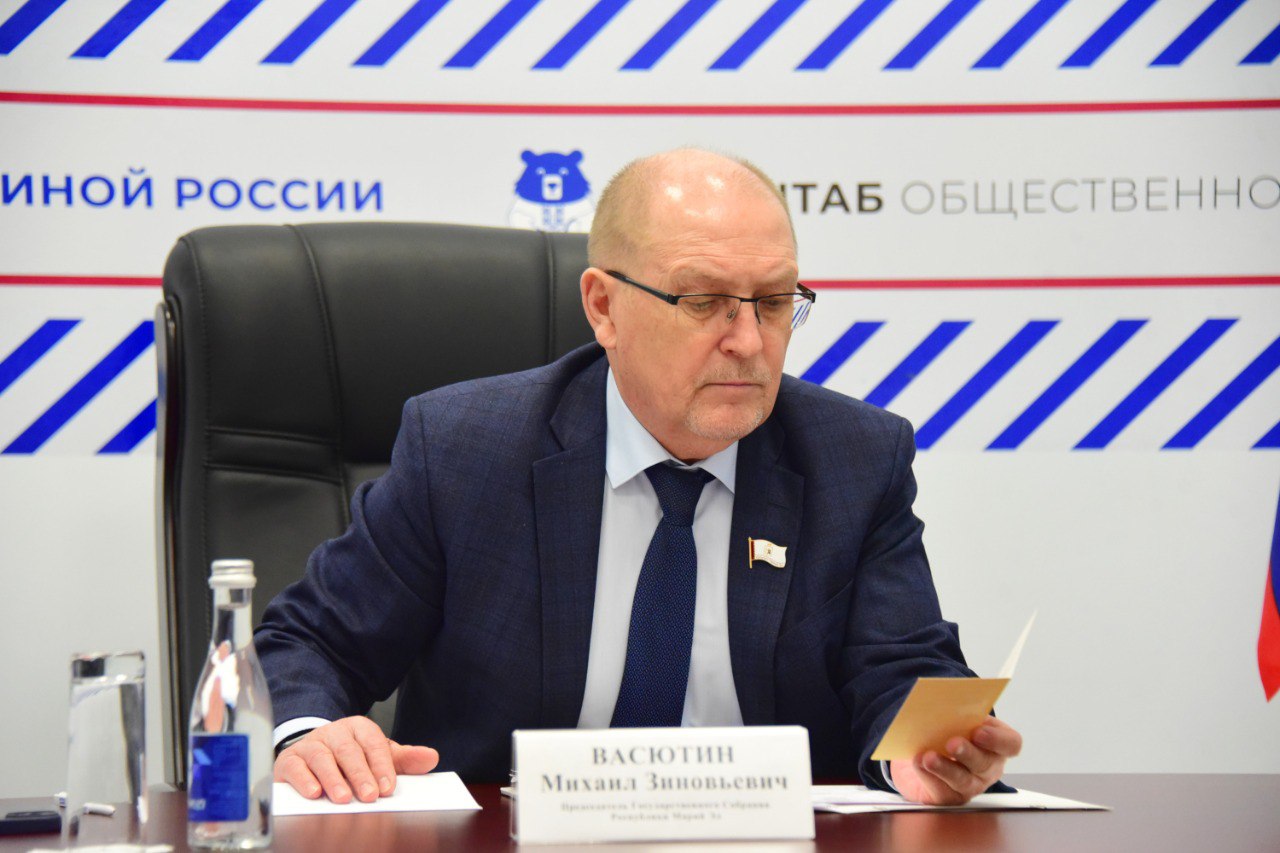 ДЕКАДА ПРИЕМА ГРАЖДАН: МИХАИЛ ВАСЮТИН И ЛАРИСА ЯКОВЛЕВА ВЫСЛУШАЛИ ОБРАЩЕНИЯ ГРАЖДАН