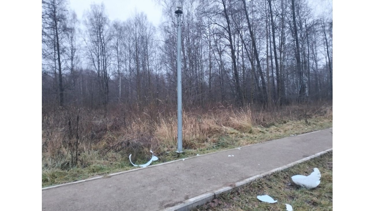 На набережной посёлка Красногорский в Звениговском районе перебили фонари