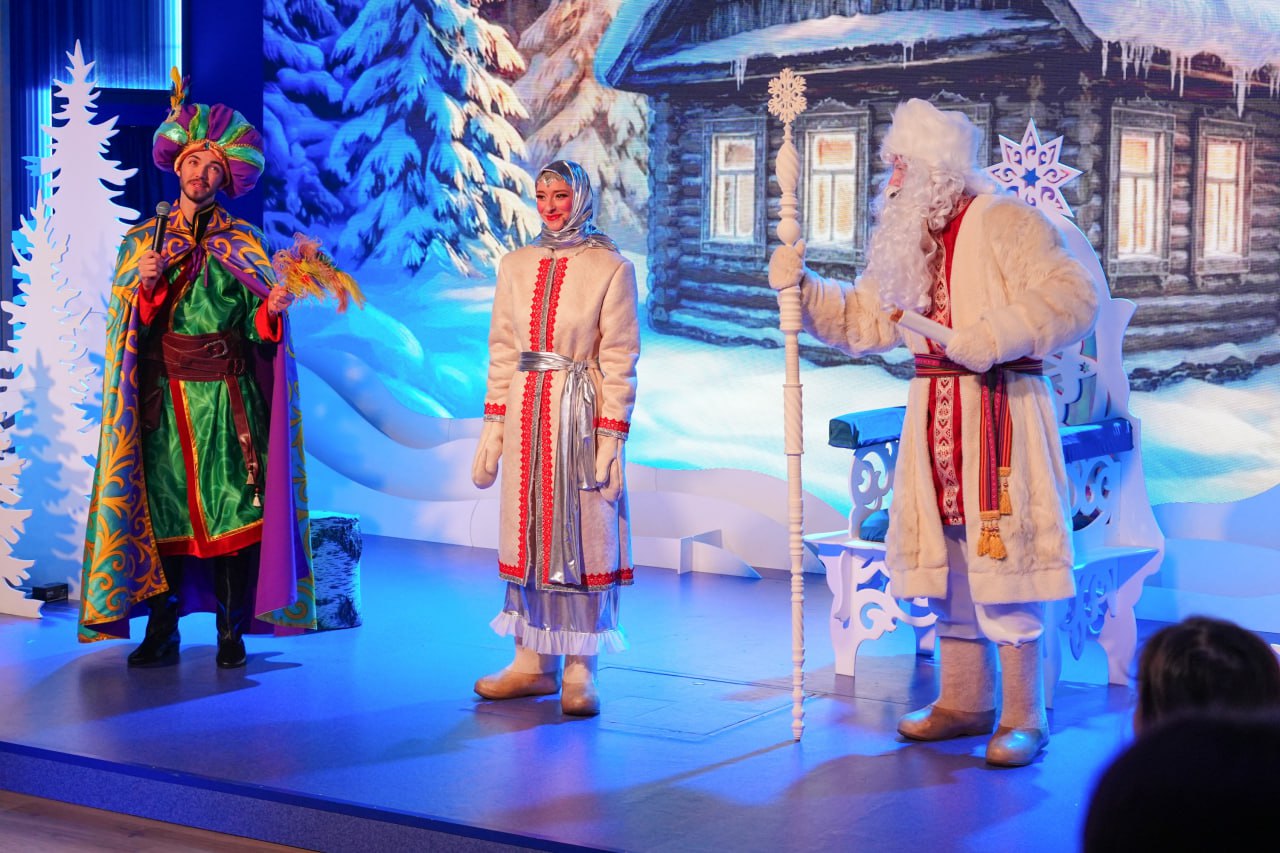 Йшт Кугыза и его внучка Лумдыр провели обряды на удачу и богатый урожай вместе с участниками фестиваля «Зимние волшебники» в Москве