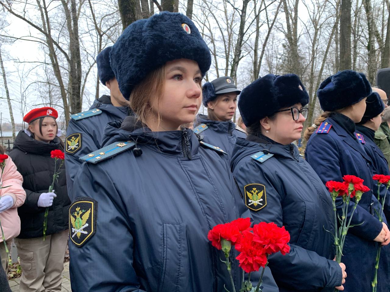 В День Неизвестного солдата на Марковском кладбище почтили память погибших героев В День Неизвестного солдата на Марковском кладбище почтили память погибших героев