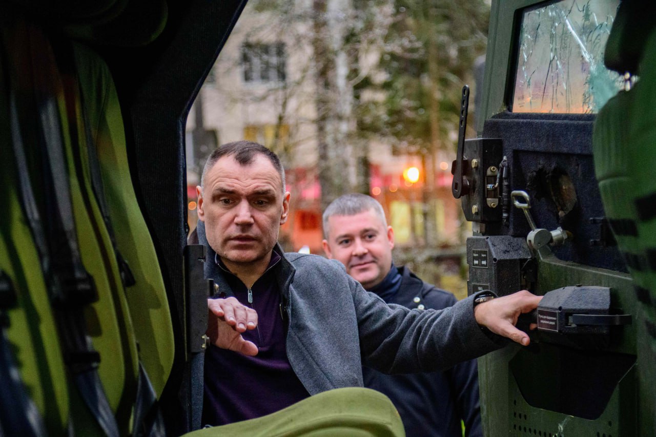 Сегодня, 5 декабря, в Центре военно-патриотического воспитания молодежи «Авангард» Глава Марий Эл осмотрел трофейный автомобиль «Новатор» Сил территориальной обороны Украины, захваченный в зоне проведения специальной военной...