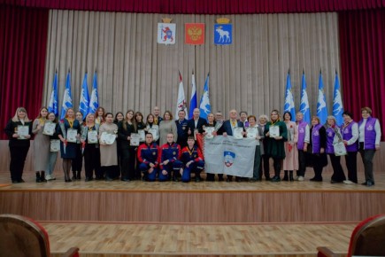   - , 4 ,             2025