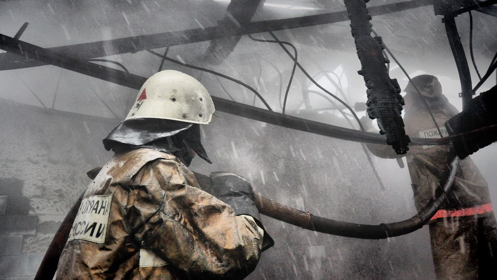 В Оршанском районе пожар охватил два дома и два сарая