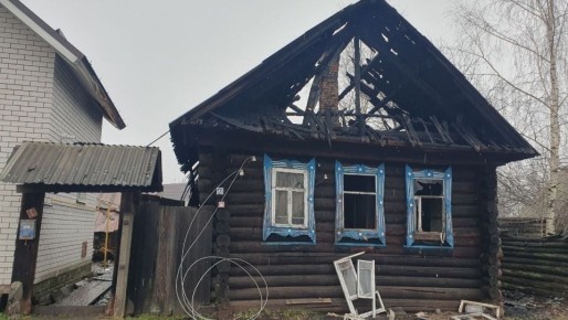 Жительница Марий Эл пыталась потушить пожар с ведром воды, но безуспешно