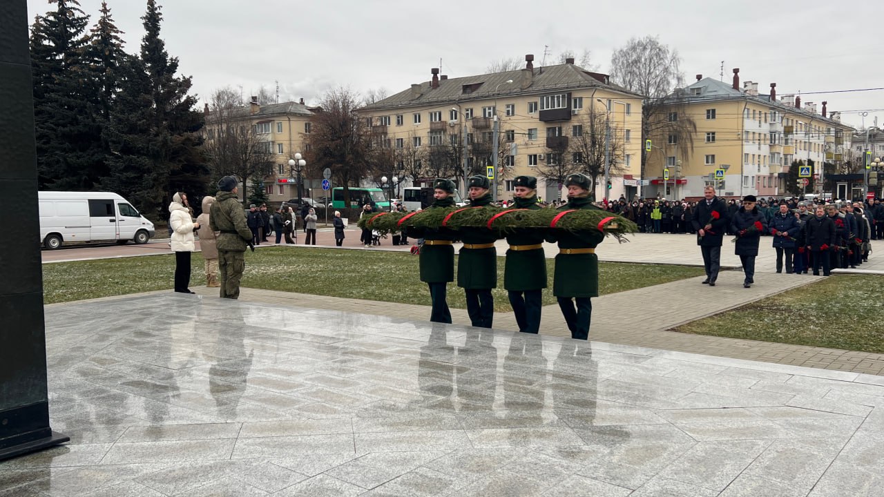 Руководитель следственного управления СК России по Республике Марий Эл почтил память Героев Отечества