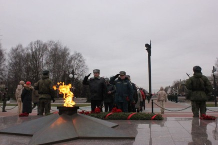 В Республике Марий Эл полицейские и общественники принимают участие в мероприятиях, посвященных Дню Героев Отечества