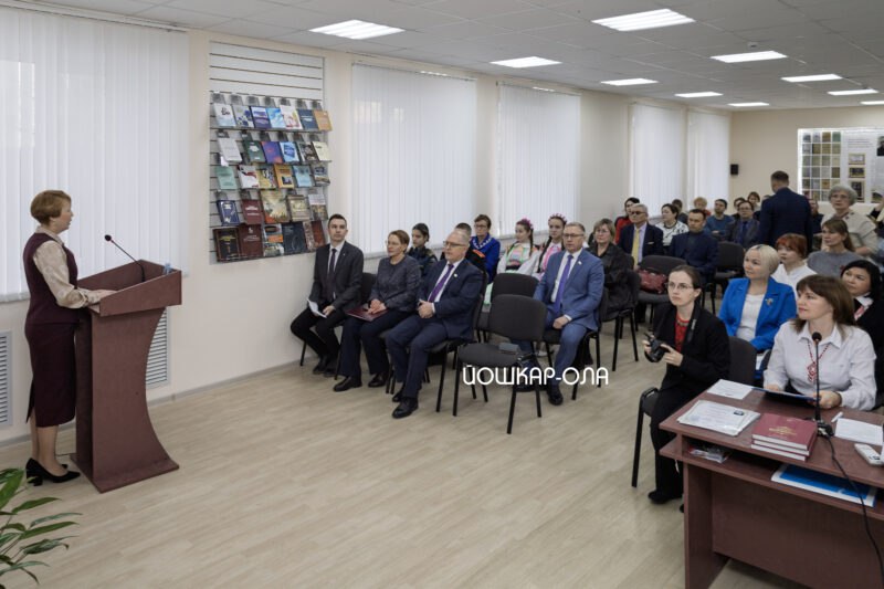 В Йошкар-Оле прошел научный форум, посвященный 250-летию первой марийской грамматики и Дню марийской письменности В Йошкар-Оле прошел научный форум, посвященный 250-летию первой марийской грамматики и Дню марийской письменности