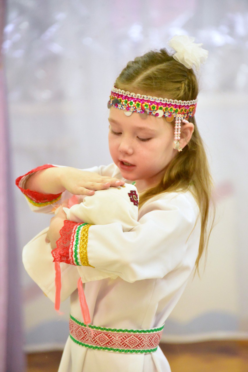 ЛАРИСА ЯКОВЛЕВА ПОПРИВЕТСТВОВАЛА УЧАСТНИКОВ КОНКУРСА ЧТЕЦОВ НА МАРИЙСКОМ ЯЗЫКЕ «БУКЕТ ПОЭЗИИ» СРЕДИ ДОШКОЛЬНИКОВ ЙОШКАР-ОЛЫ ЛАРИСА ЯКОВЛЕВА ПОПРИВЕТСТВОВАЛА УЧАСТНИКОВ КОНКУРСА ЧТЕЦОВ НА МАРИЙСКОМ ЯЗЫКЕ «БУКЕТ ПОЭЗИИ» СРЕДИ ДОШКОЛЬНИКОВ ЙОШКАР-ОЛЫ