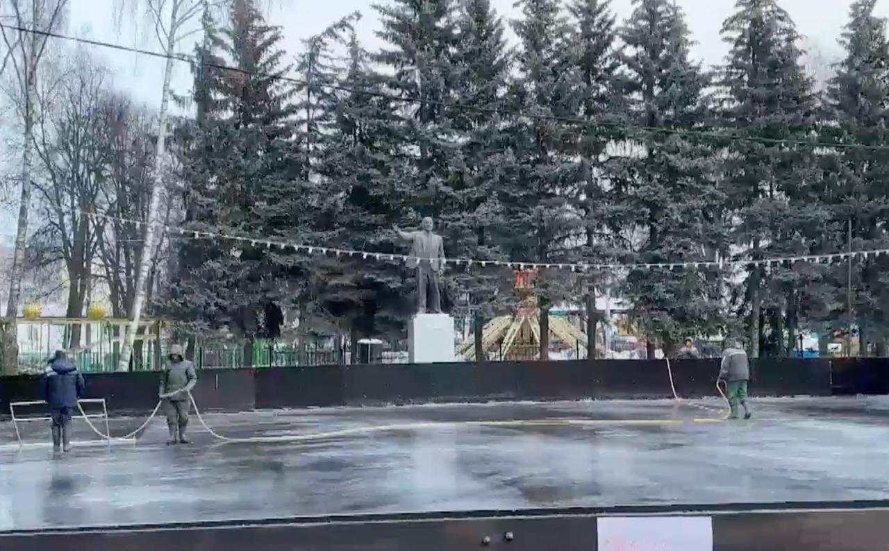 Центральный парк культуры и отдыха Йошкар-Олы продолжает свое новогоднее преображение