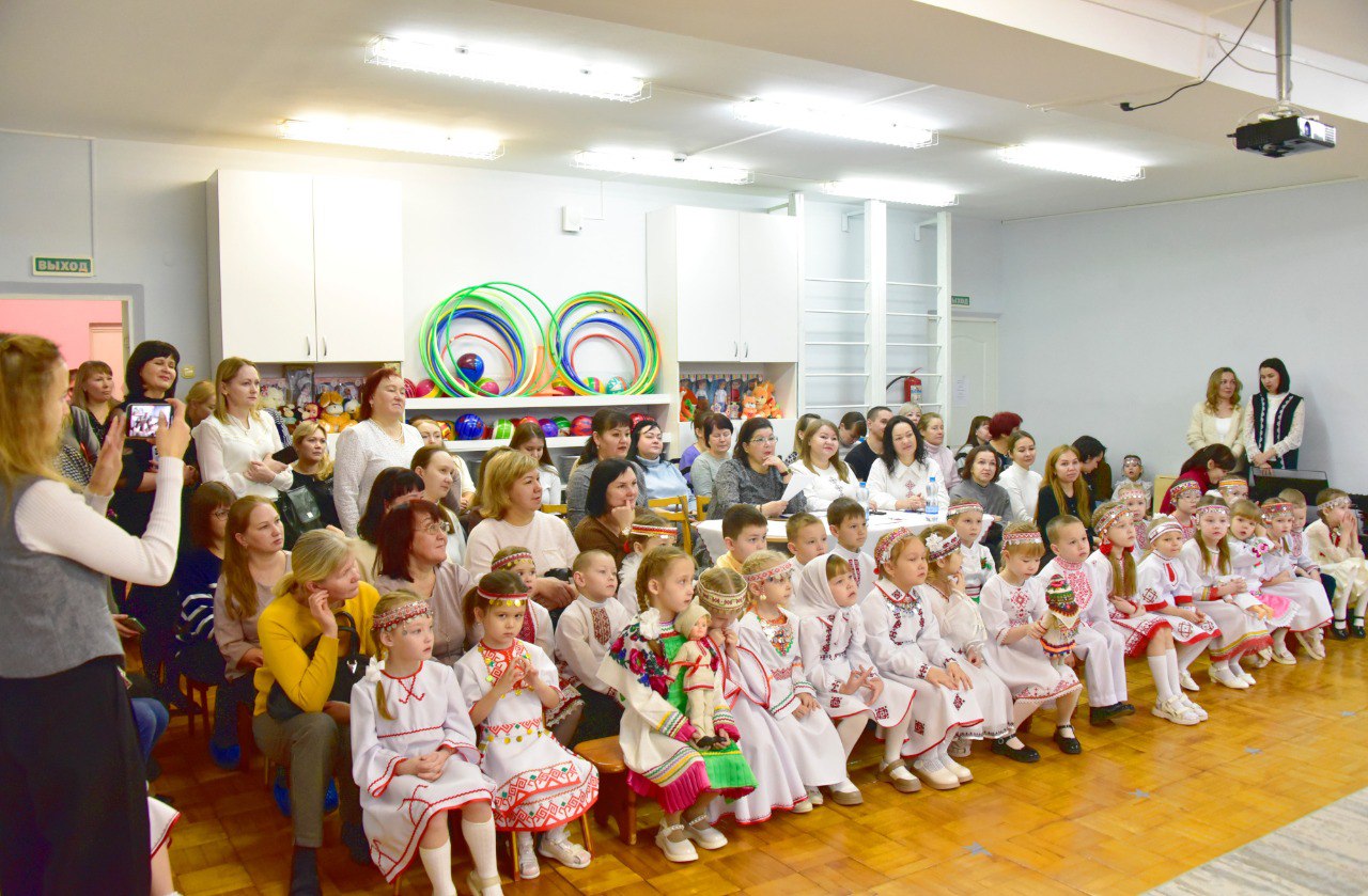 ЛАРИСА ЯКОВЛЕВА ПОПРИВЕТСТВОВАЛА УЧАСТНИКОВ КОНКУРСА ЧТЕЦОВ НА МАРИЙСКОМ ЯЗЫКЕ «БУКЕТ ПОЭЗИИ» СРЕДИ ДОШКОЛЬНИКОВ ЙОШКАР-ОЛЫ ЛАРИСА ЯКОВЛЕВА ПОПРИВЕТСТВОВАЛА УЧАСТНИКОВ КОНКУРСА ЧТЕЦОВ НА МАРИЙСКОМ ЯЗЫКЕ «БУКЕТ ПОЭЗИИ» СРЕДИ ДОШКОЛЬНИКОВ ЙОШКАР-ОЛЫ